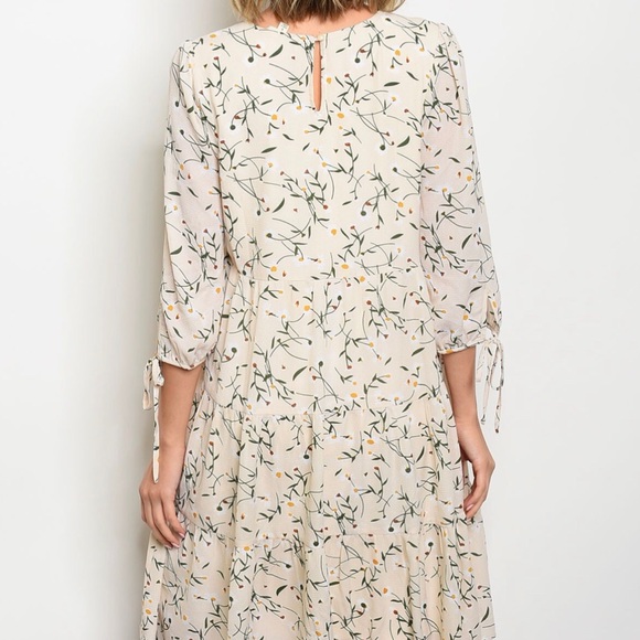 NWT FLORAL DRESS - Picture 2 of 2